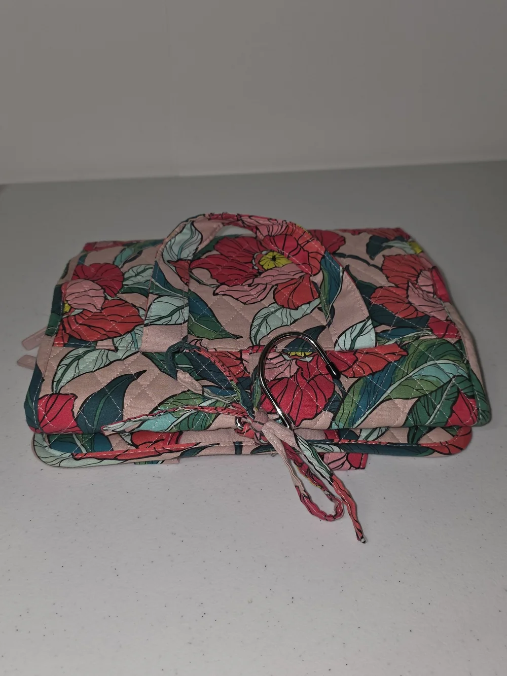 Vera Bradley Hanging Travel Organizer Vintage Floral Quilted Cotton Makeup Bag